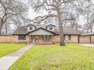 407 Little John Dr, Irving, TX 75061