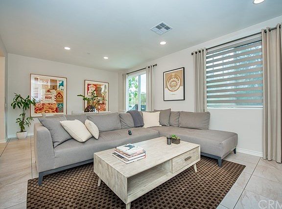 4th image of 18027 Burke Ln