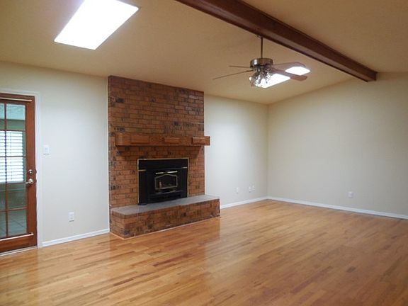 4th image of 409 Tierra Berrenda Dr