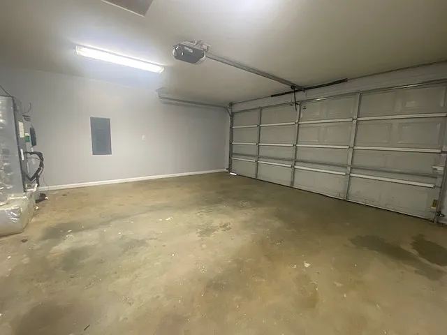 1024 Willow Creek Cir — Photo 23