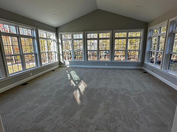 5th image of 12176 Calverts Run Ct