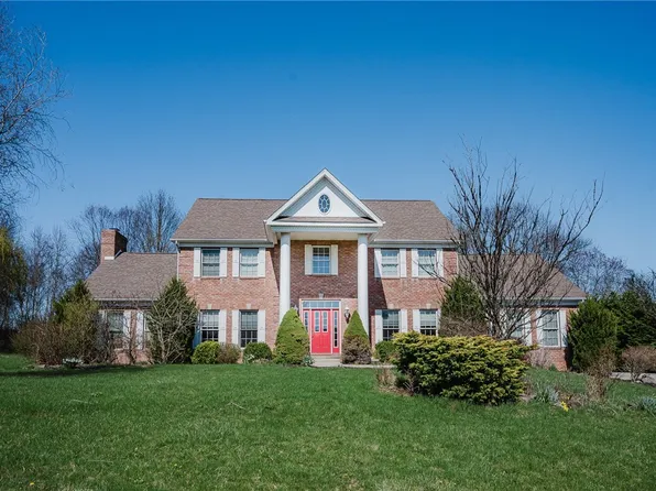 208 Skyline Dr, Indiana, PA 15701