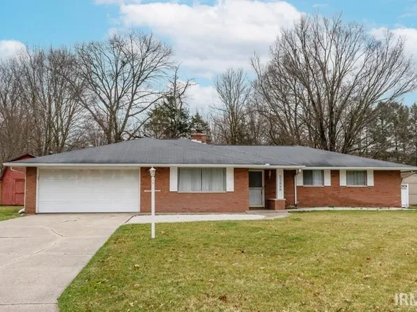 52666 Highland Dr, South Bend, IN 46635