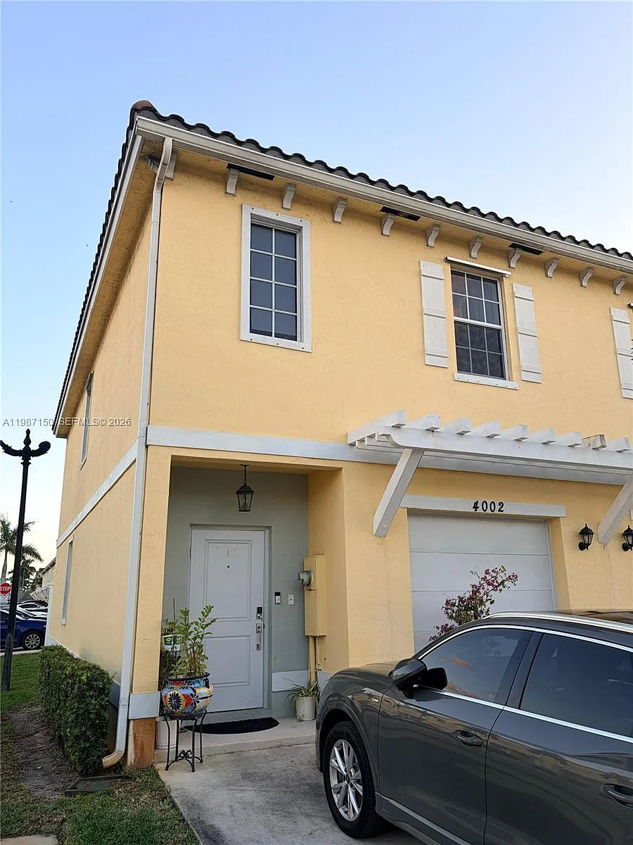 Building Photo - 4002 NW 11th Dr
