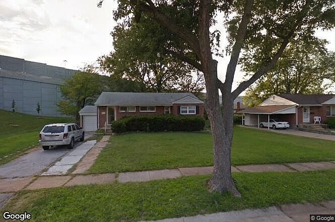 1st image of 1213 E Linden Ave