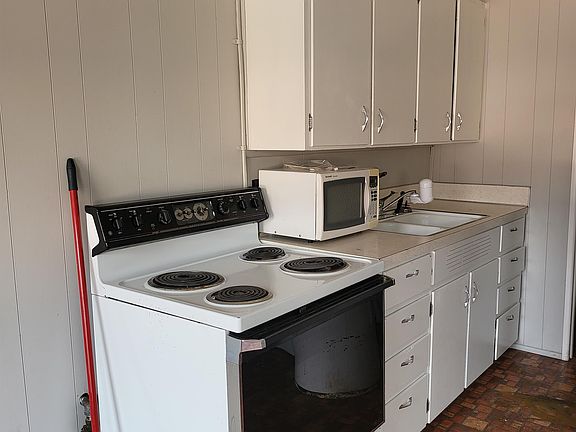 3rd image of 102-108 N Main St #10587109