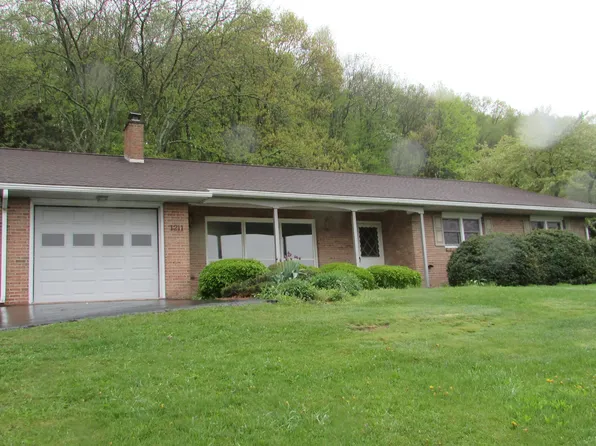 1211 Foxboro Rd, Selinsgrove, PA 17870