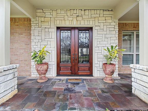 3rd image of 2603 Creektrail Ln