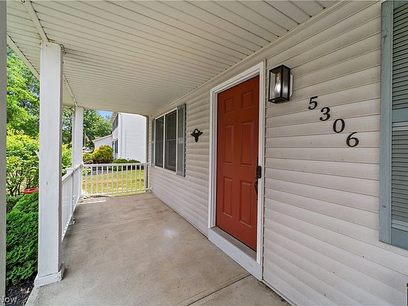 2nd image of 5306 Oakwood Dr