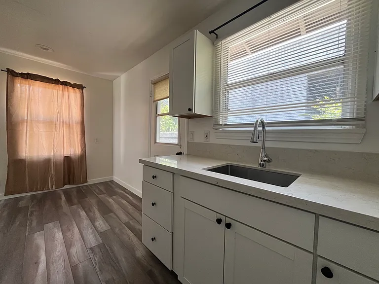 14 E Commonwealth Ave #B — Photo 5
