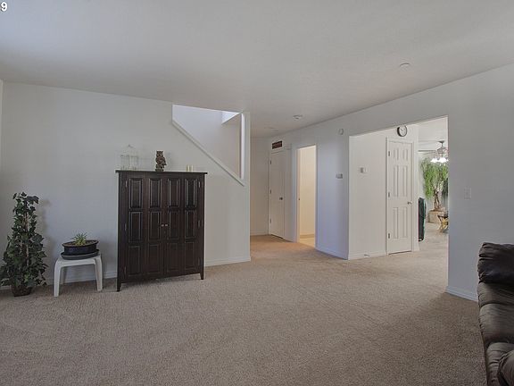 4th image of 5700 NE 82nd Ave Unit B8