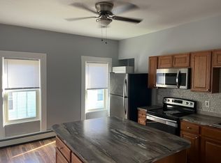 34 Irving St APT 1, Worcester, MA 01609