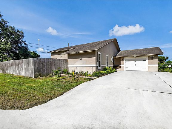 3rd image of 7555 Hilltop Drive