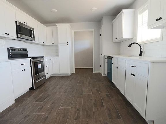 4th image of 13001 Linden St