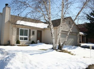 95 Knightsbridge Dr, Mundelein, IL 60060