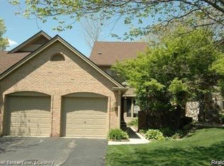 4583 Golf View Dr, Brighton, MI