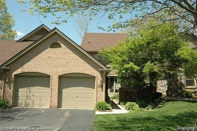 4583 Golf View Dr photo 1
