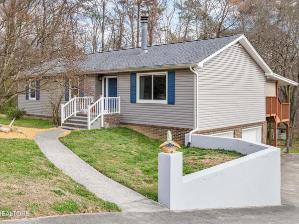 100 Pioneer Dr, Clinton, TN 37716