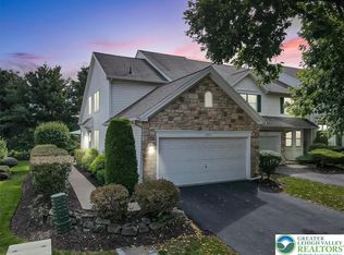 3002 Hope Ridge Dr, Easton, PA 18045