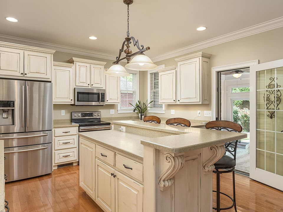1st image of 533 Stafford Ave NW #3