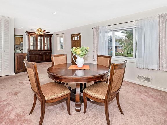 5th image of 57 Sherwood Dr