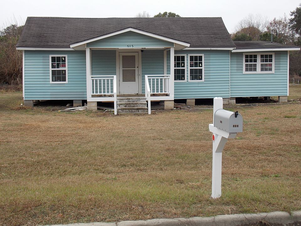 1st image of 513 Green Oaks Court