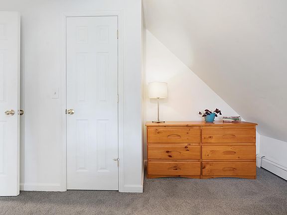 4th image of 9 Spa Cir Floor 3