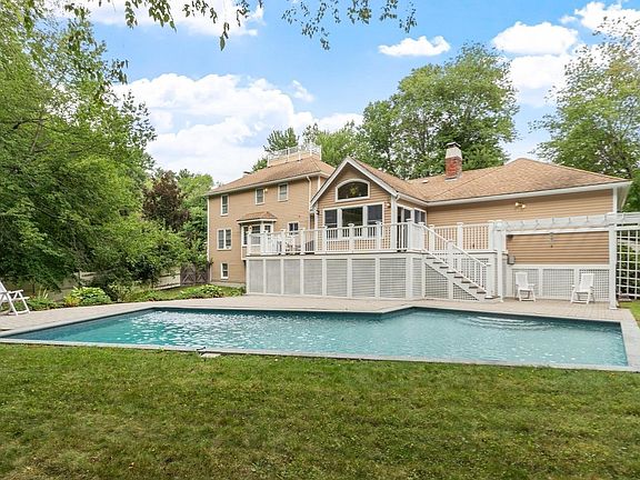2nd image of 56 Monteiro Way