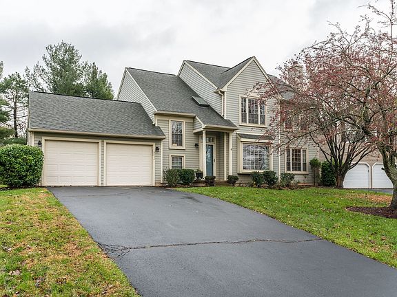 2nd image of 3032 Emerald Chase Dr