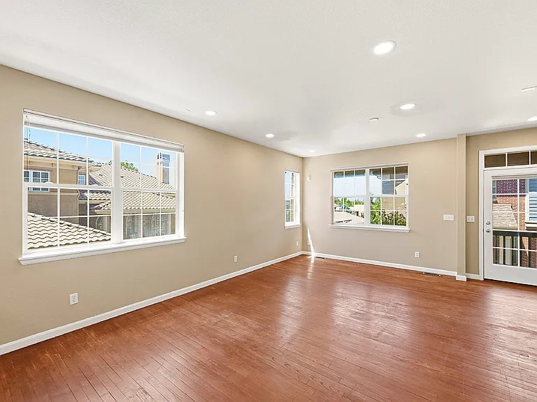 7452 7th Ave #16 — Photo 9