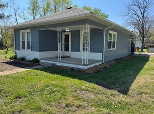 311 N Goldheimer Ave, Benton, IL 62812