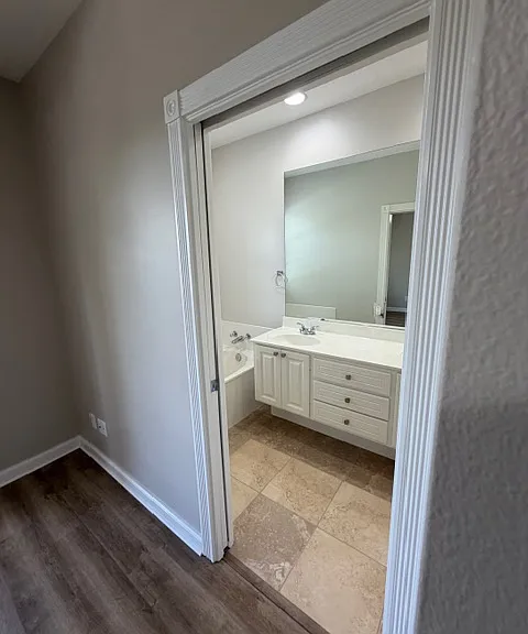 1547 Napoli Dr — Photo 22