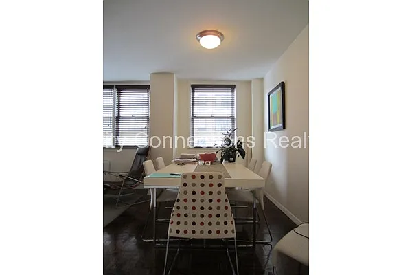 Rented by City Connections Realty | media 12