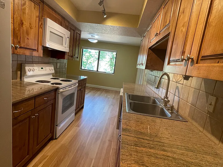 5420 W Hill Rd — Photo 18