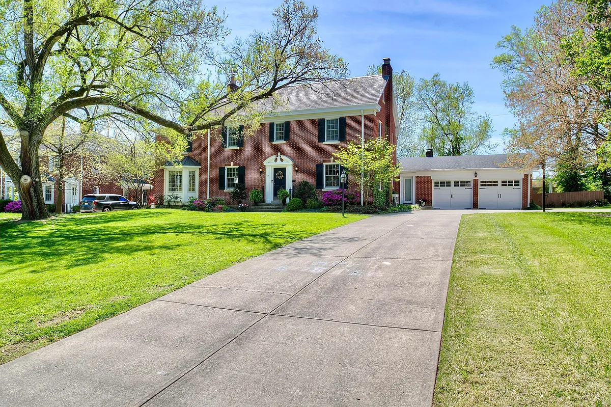 01 - 17 Sunnymede Dr