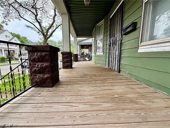 5th image of 3154 W 82nd St