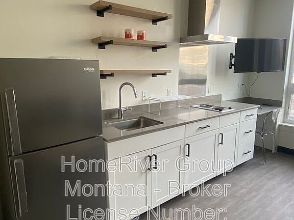 4th image of 320 Clay St #104