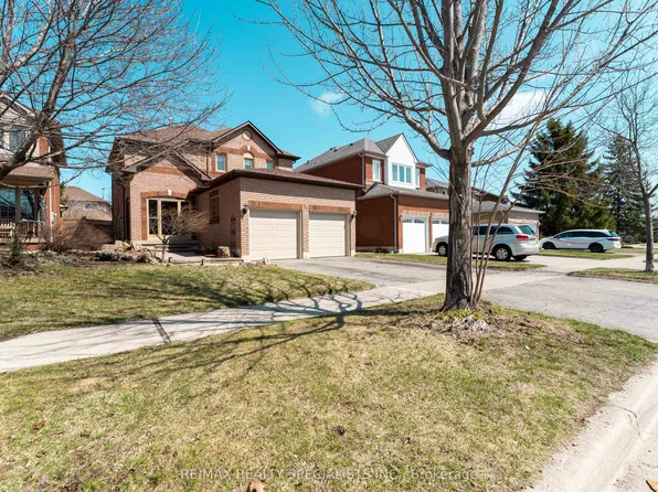 34 Killaloe Cres, Halton Hills, ON L7G 5N2