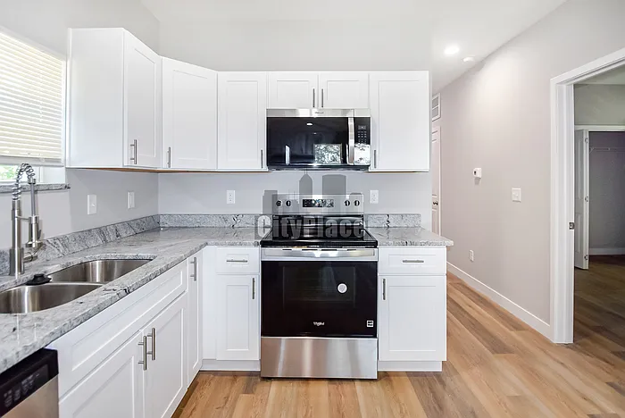 1722 Ingram St #A — Photo 10