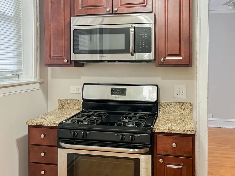 5073 N Wolcott Ave — Photo 40
