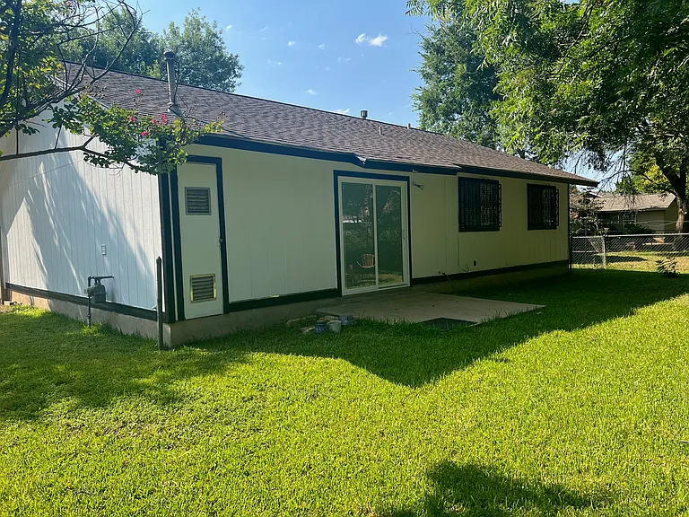 1114 Desirable Dr — Photo 34
