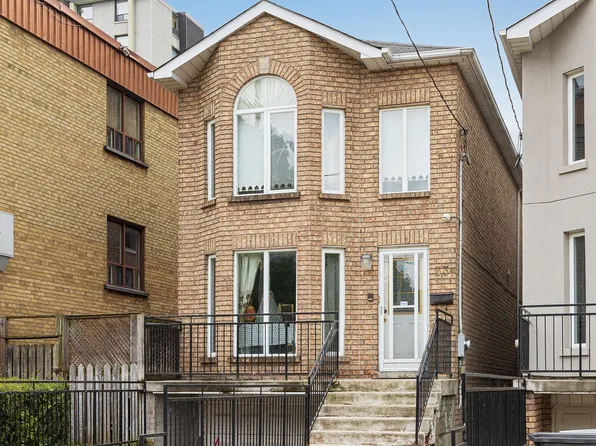 33 Torrens Ave, Toronto, ON M4K 2H9