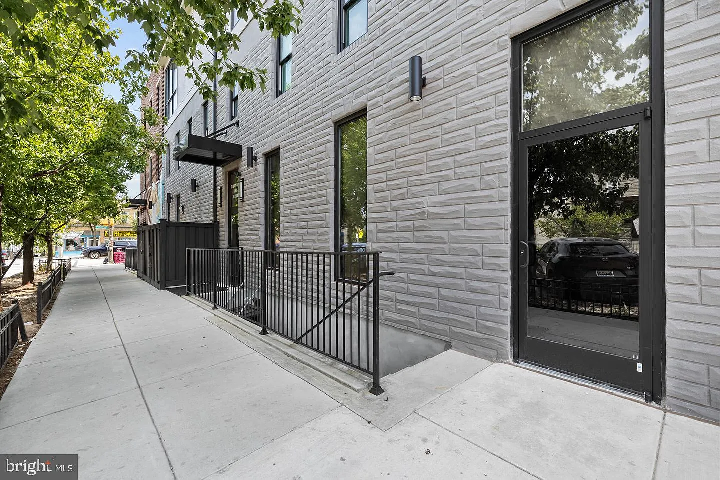 1 bed, 1.0 bath, 752 sqft, $1,600 — Photo 3
