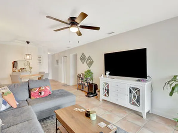 9972 SW 88th St APT 1128, Miami, FL 33176