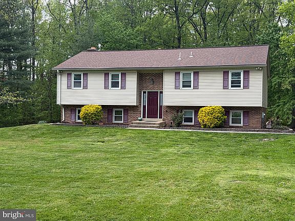 2nd image of 116 Dorothy Dr