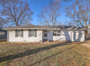 9410 Palmer Ave, Kansas City, MO 64138