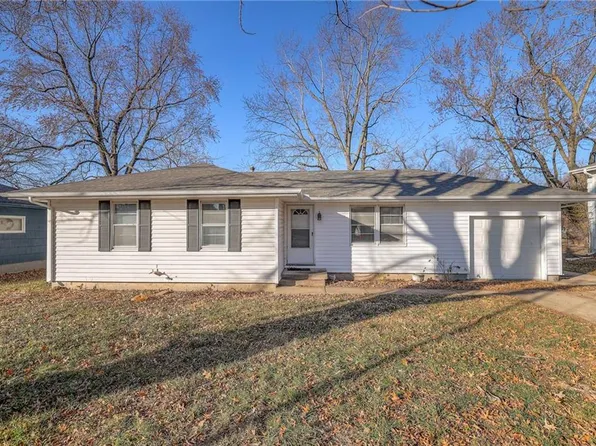 9410 Palmer Ave, Kansas City, MO 64138