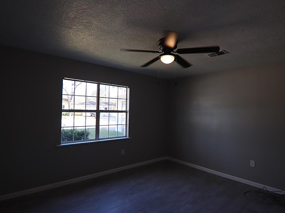 2nd image of 620 Smelker Ave