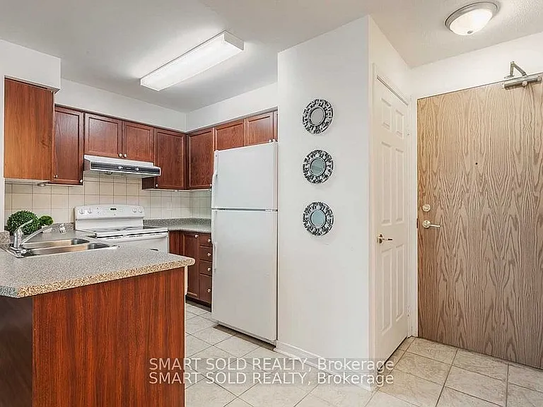 5508 Yonge St #706 — Photo 13