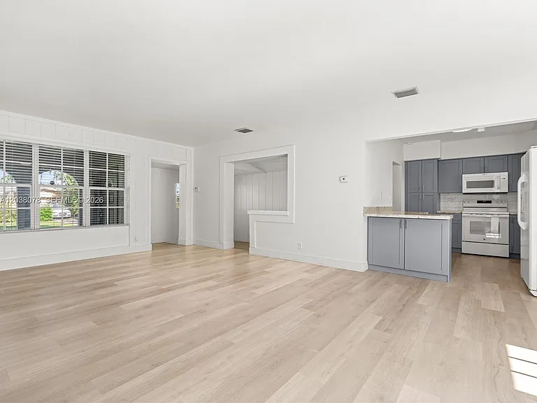 7591 Pierce St — Photo 7